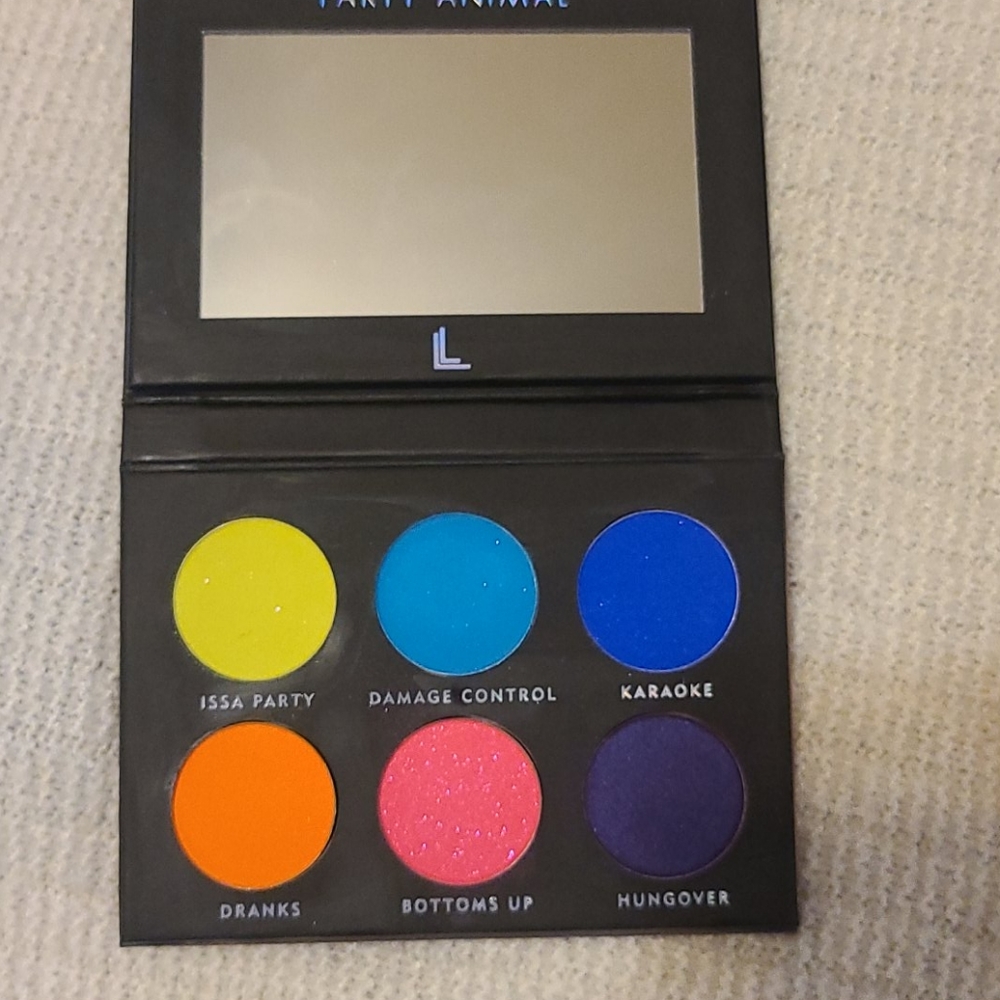 Laura Lewis eyeshadow